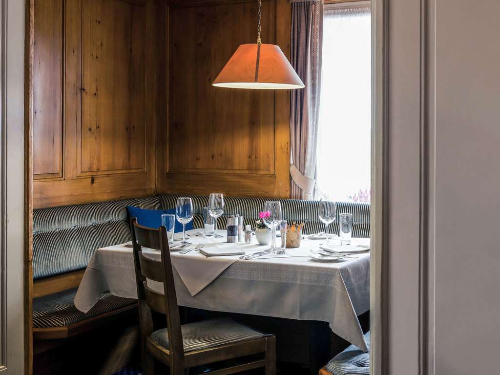 伦茨堡皇冠美居酒店 餐厅 照片